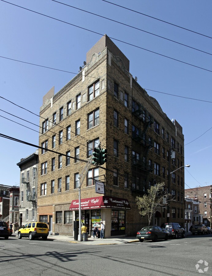 Photo - West Broadway Condos