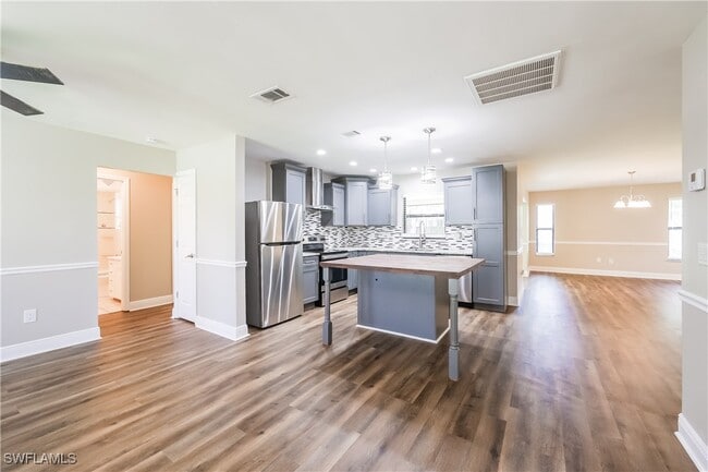 Photo - 720 SW 8th Terrace