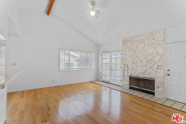 Building Photo - 1204 Bay St Rental