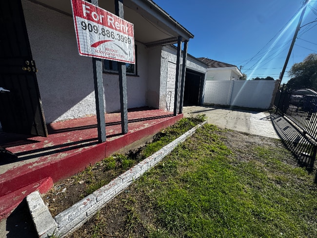 Photo - 1895 Turrill Ave