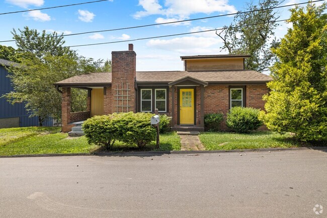 Building Photo - Unique 2-Bedroom, 1-Bathroom with Loft Spa...