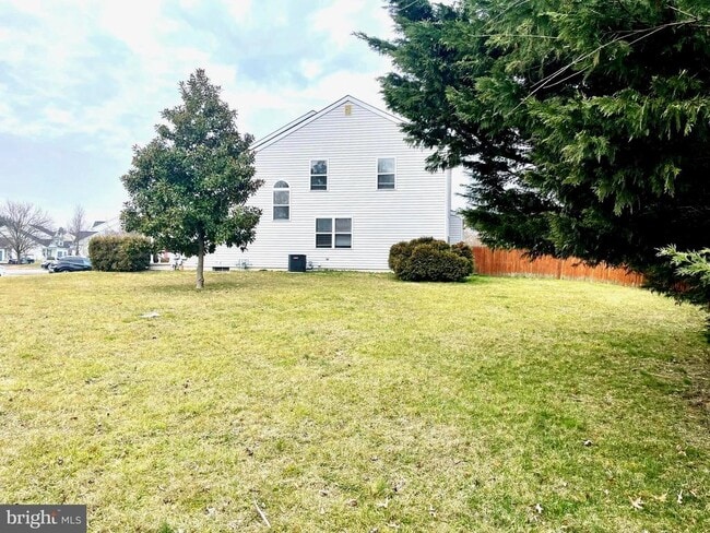 Photo - 673 Warren Dr