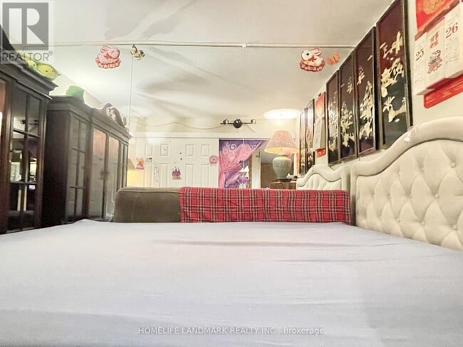 Photo - 225 Davenport Rd Unité 202