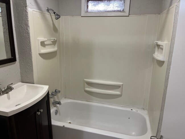 Photo - 1411 N Klein Ave Unidad 1