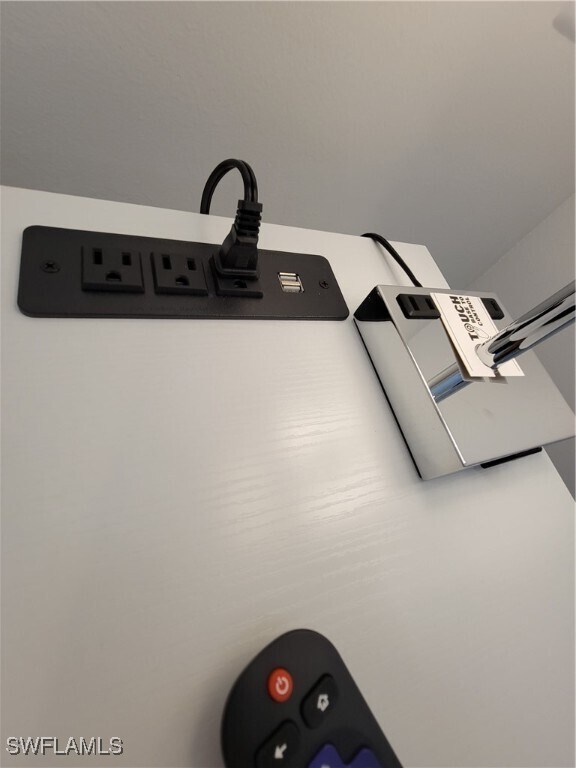 Photo - 237 SW 47th St