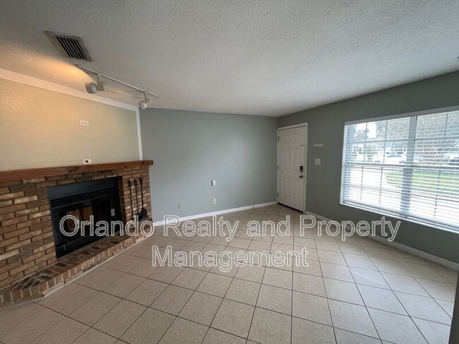Photo - 1239 E Ridgewood St