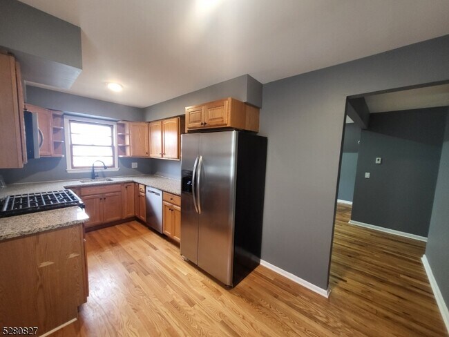 Photo - 16 Willard Pl Unit 1