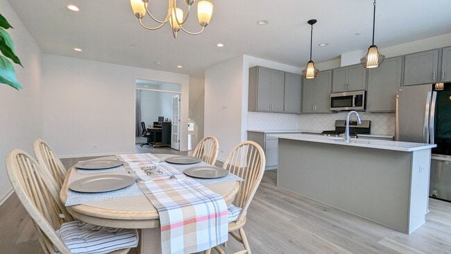 Photo - 232 Timberleaf Cir