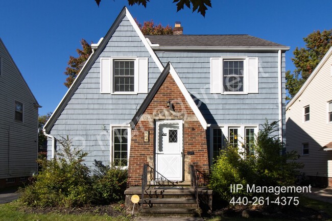 Stunning 3BR 2BA in Cleveland Heights! - Stunning 3BR 2BA in Cleveland Heights! Casa