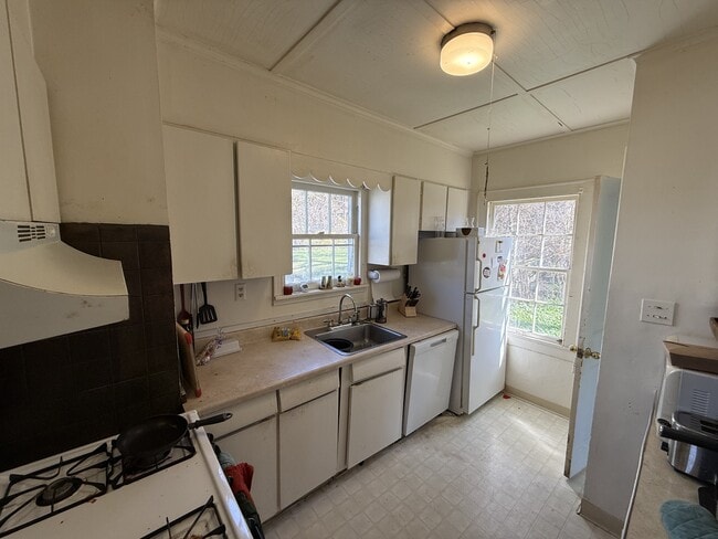 121 Linden Ave