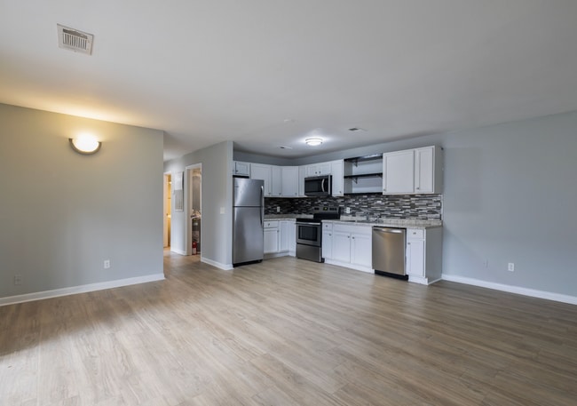 Building Photo - 524 University Place Unit 524