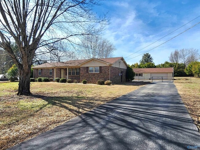 Building Photo - 6107 Trailwood Dr