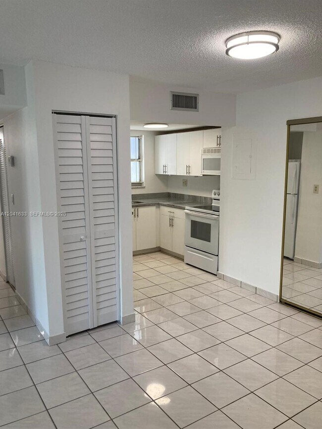 Photo - 210 Fontainebleau Blvd Unit 306