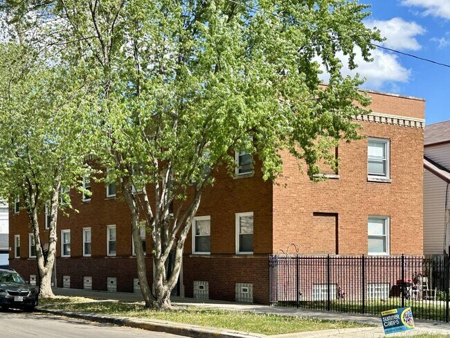 3745 W Grace St Unit J01P