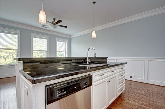 Photo - 2802 Morrison St Unit 310