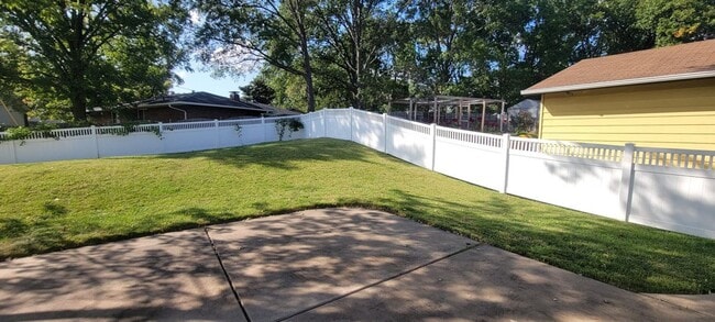 Photo - 3 bedroom 3 bathroom house with lots of extras
