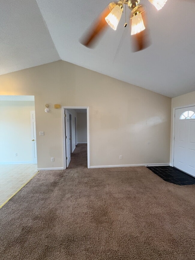 Photo - Stunning 3 Bedroom Home in Hubert-708 Covington Ct.