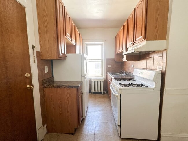 Photo - 4824 Hutchinson Unit 4828 #2W