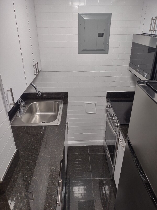 Photo - W. 55th St, 7th Ave Unidad 12