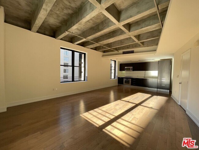 Building Photo - 727 W 7th St Unit 607 Rental