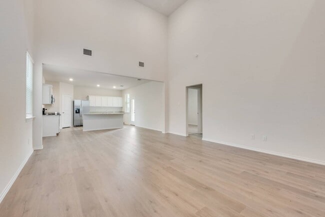 Photo - 2014 Crested Jay Dr