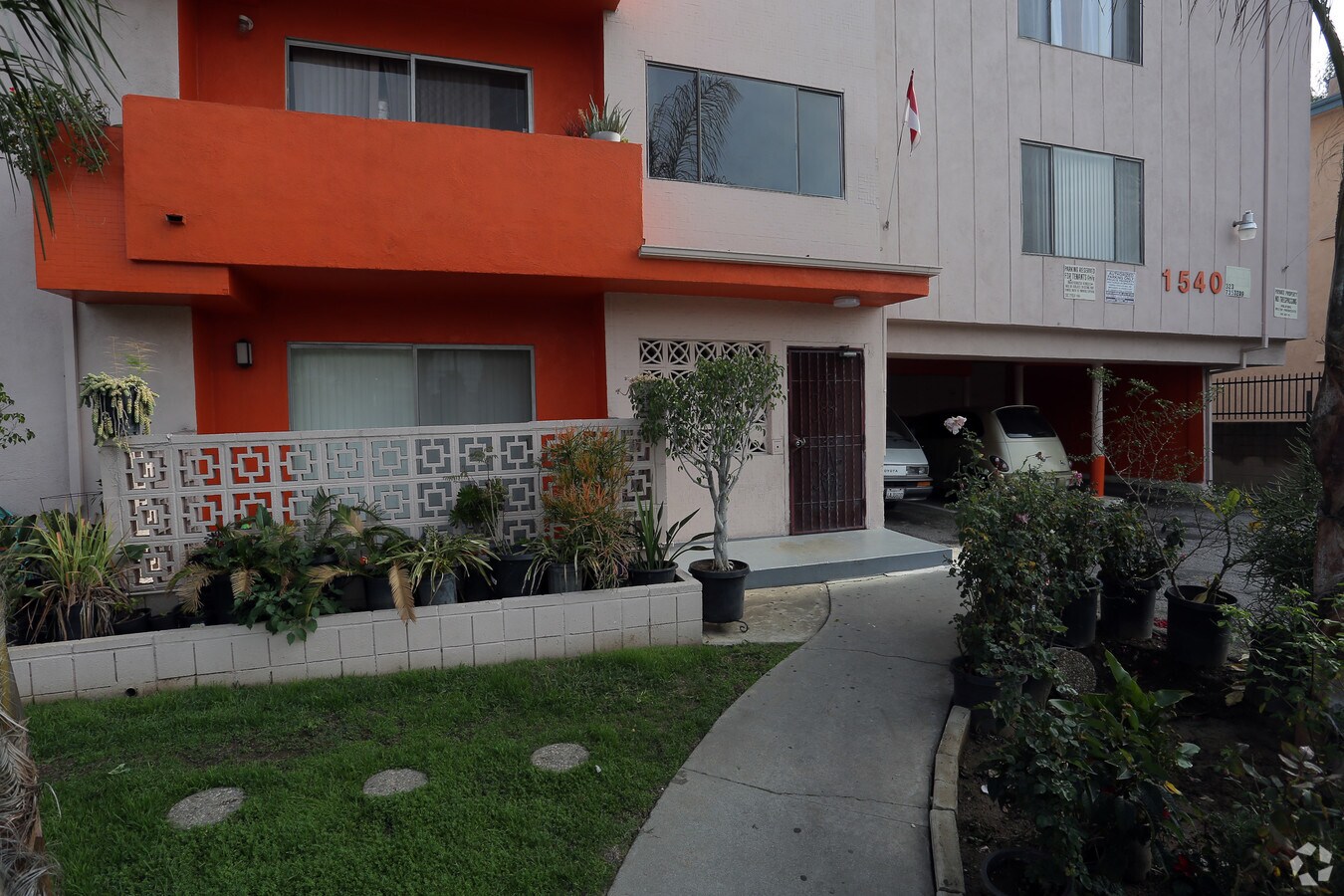 Photo - 1540 S Gramercy Pl