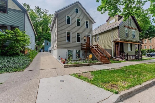 Building Photo - 1757 N Franklin Pl