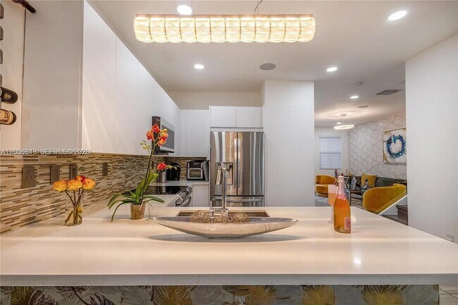 Photo - 8805 NW 103rd Pl