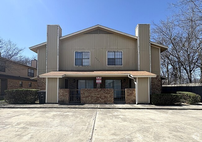 Building Photo - 3901 Hereford Ln Unit A Rental