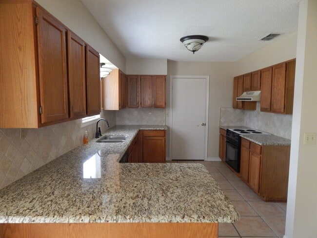 Photo - 808 Corey Dr