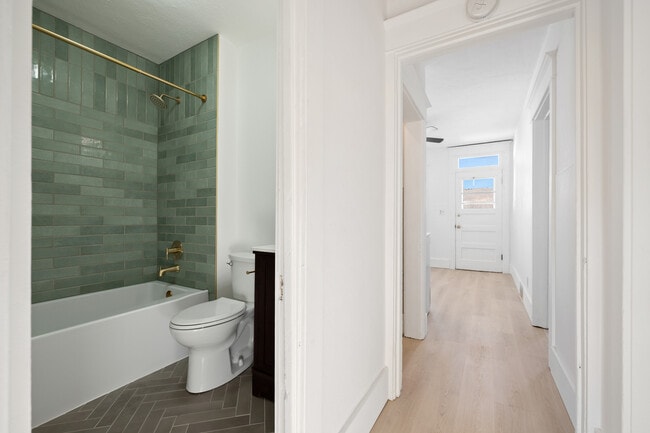 Photo - 707 E Front St