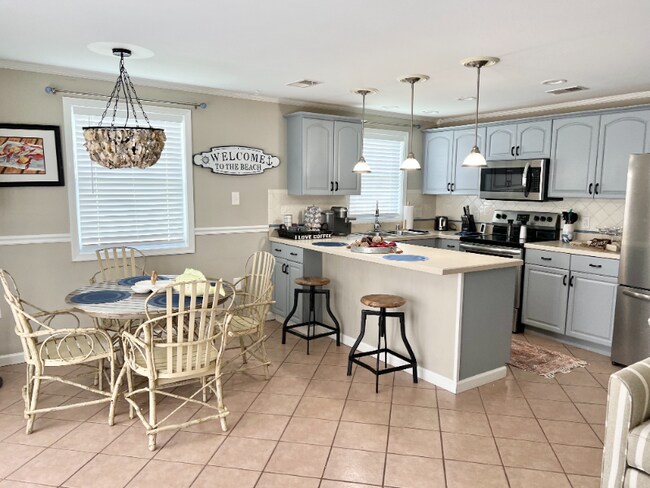 426 Lark Ln Unit 1W