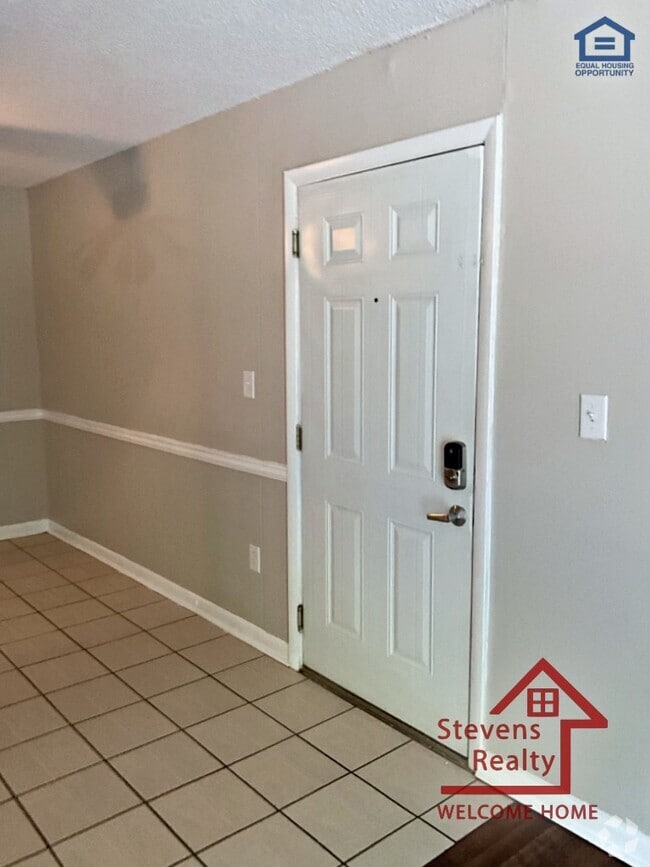 Building Photo - 915 S Seminole Dr Rental