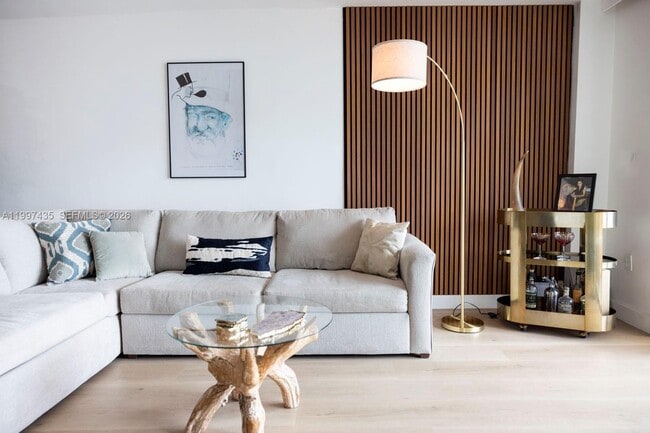 Photo - 6801 Indian Creek Dr Unit 708