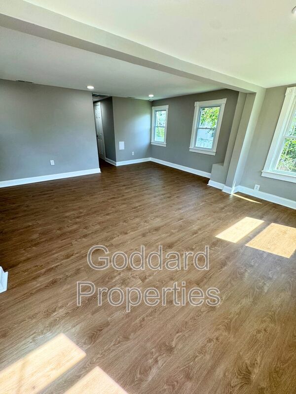 Photo - 415 Lorraine St