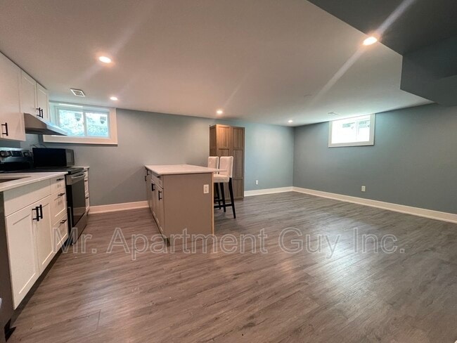 Photo - 16 W 3rd St