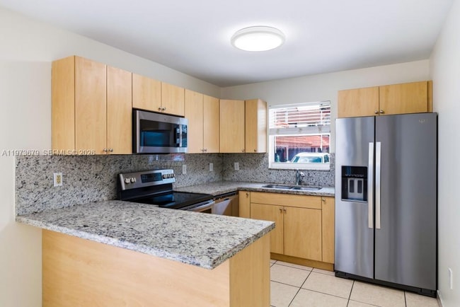 Photo - 3072 NW 14th St