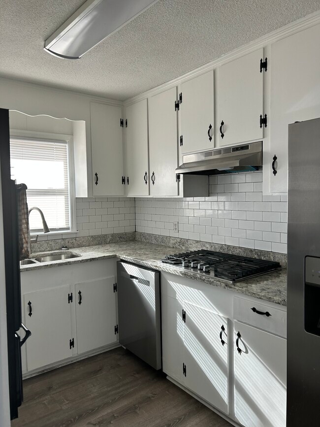 Photo - 405 Copeland Park