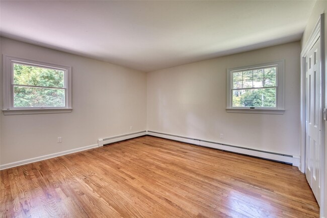 Photo - 400 Little Peconic Bay Rd