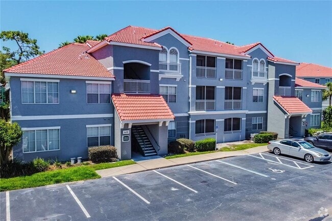 Building Photo - 18001 Richmond Pl Dr Unit 620 Rental