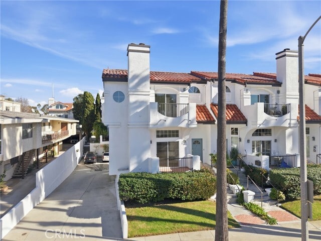 Building Photo - 200 N Catalina Ave Unit F