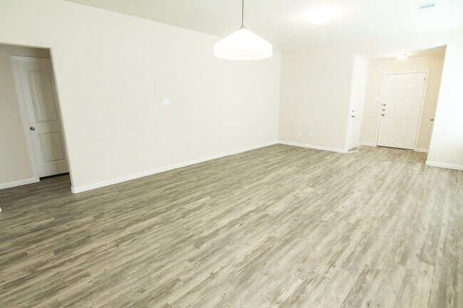 906 Ember Wood Ct