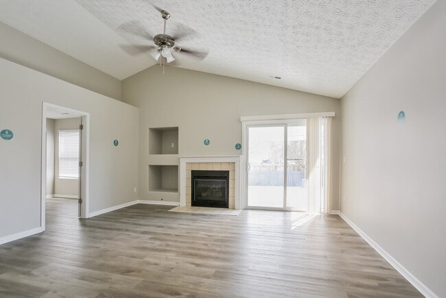 5789 Lonerise Ln