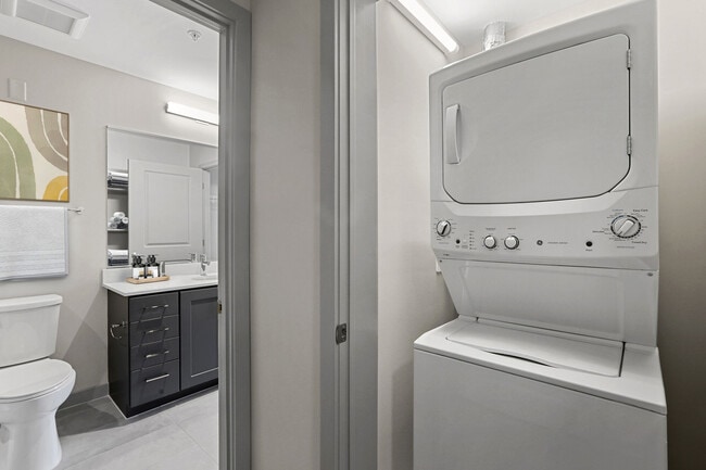 Vista Fairfax Corner apartments — community photo
