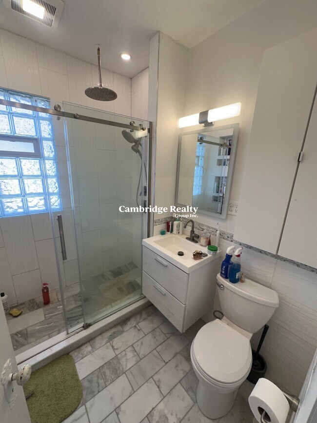 Photo - 221 Harvard St Unidad 6B