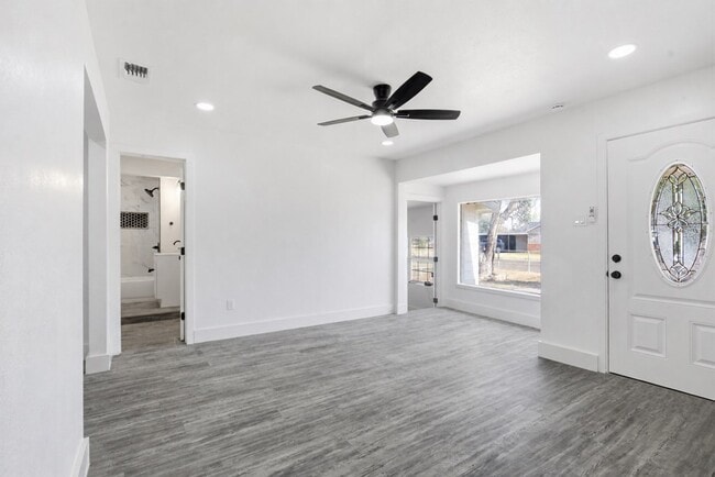 804 W 20th St