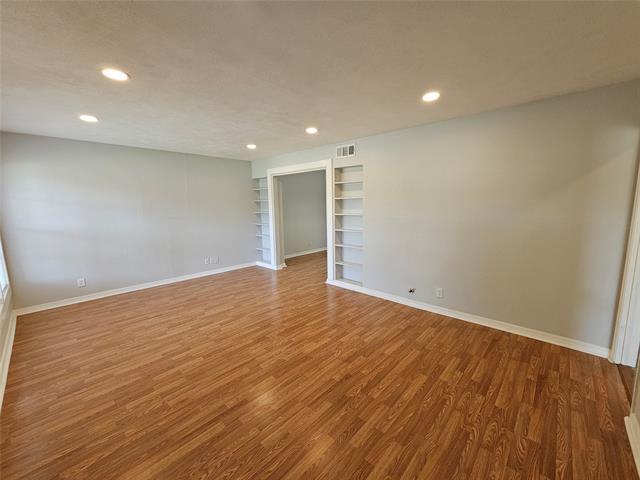 Photo - 2023 E Illinois Ave