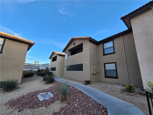 Building Photo - 2451 N Rainbow Blvd Unit 1038
