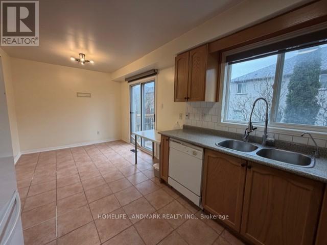 Photo - 108 Nahanni Dr