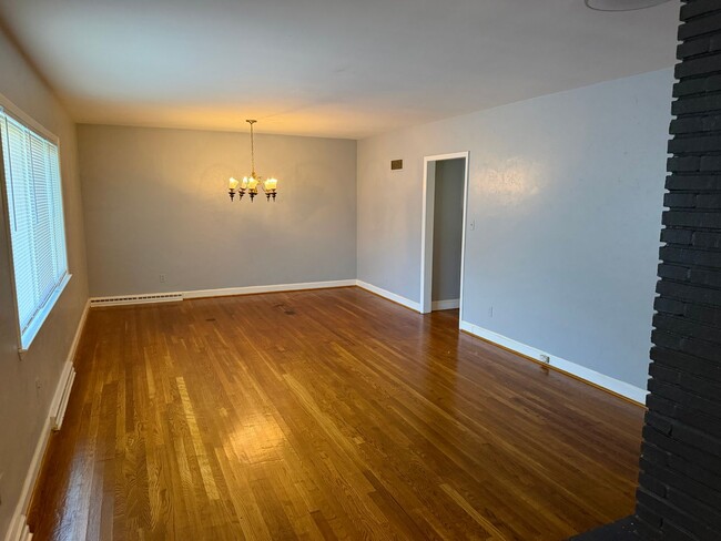 1311 Clover Ln
